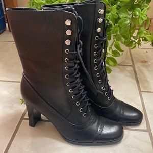Woman black boots size 7M. New!!
